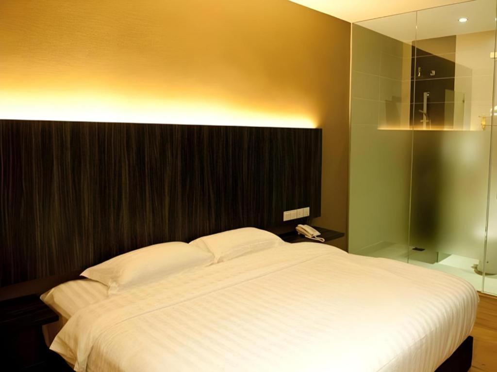 Starz Hotel Kluang Exterior photo
