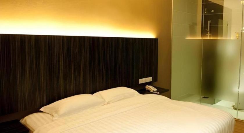 Starz Hotel Kluang Exterior photo