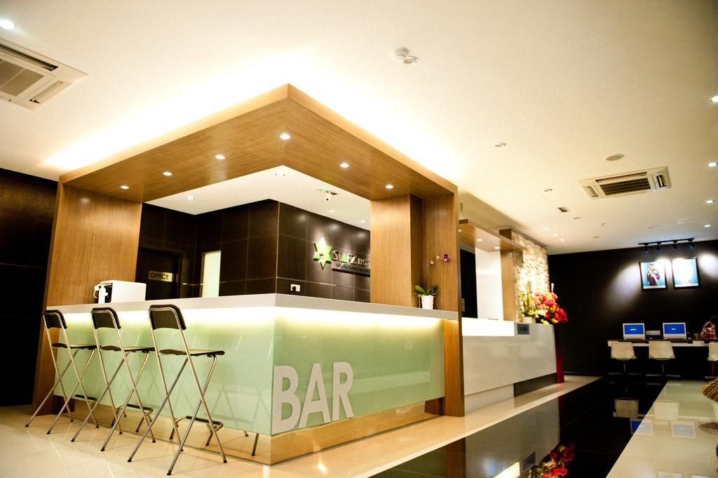 Starz Hotel Kluang Exterior photo