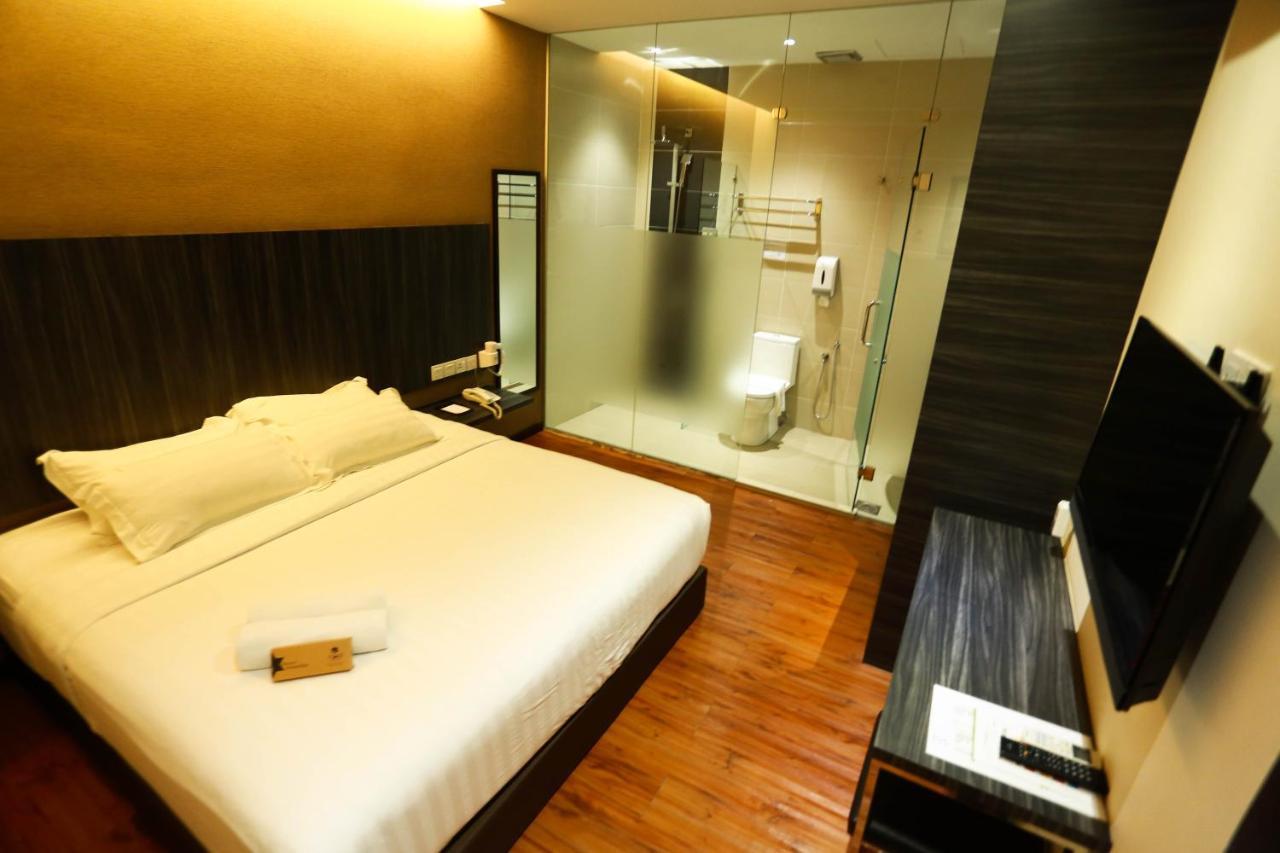 Starz Hotel Kluang Exterior photo
